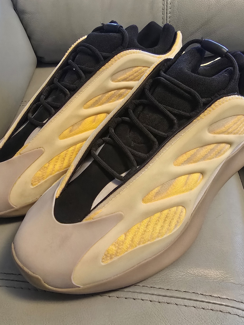 adidas Yeezy 700 V3 Safflower G54853 Men's 11.5 Low-Top Lace-Up Mesh Sneakers